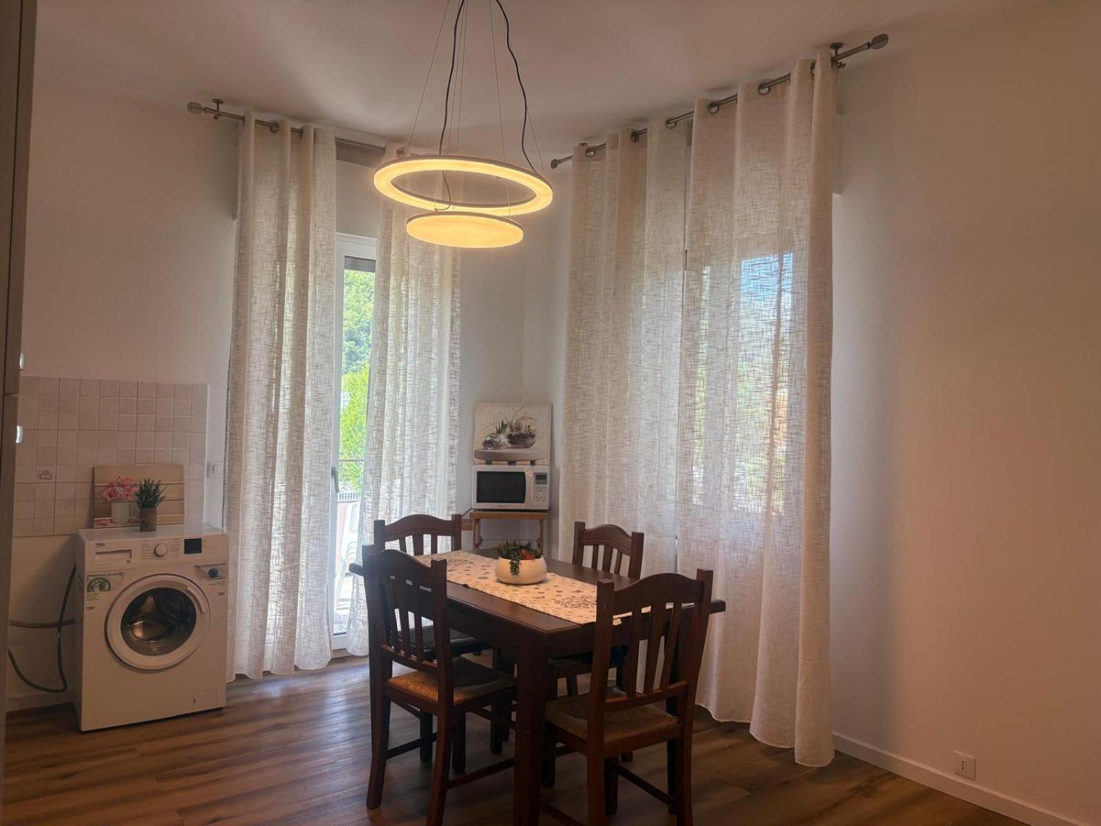 Valley House Roe Екстериор снимка